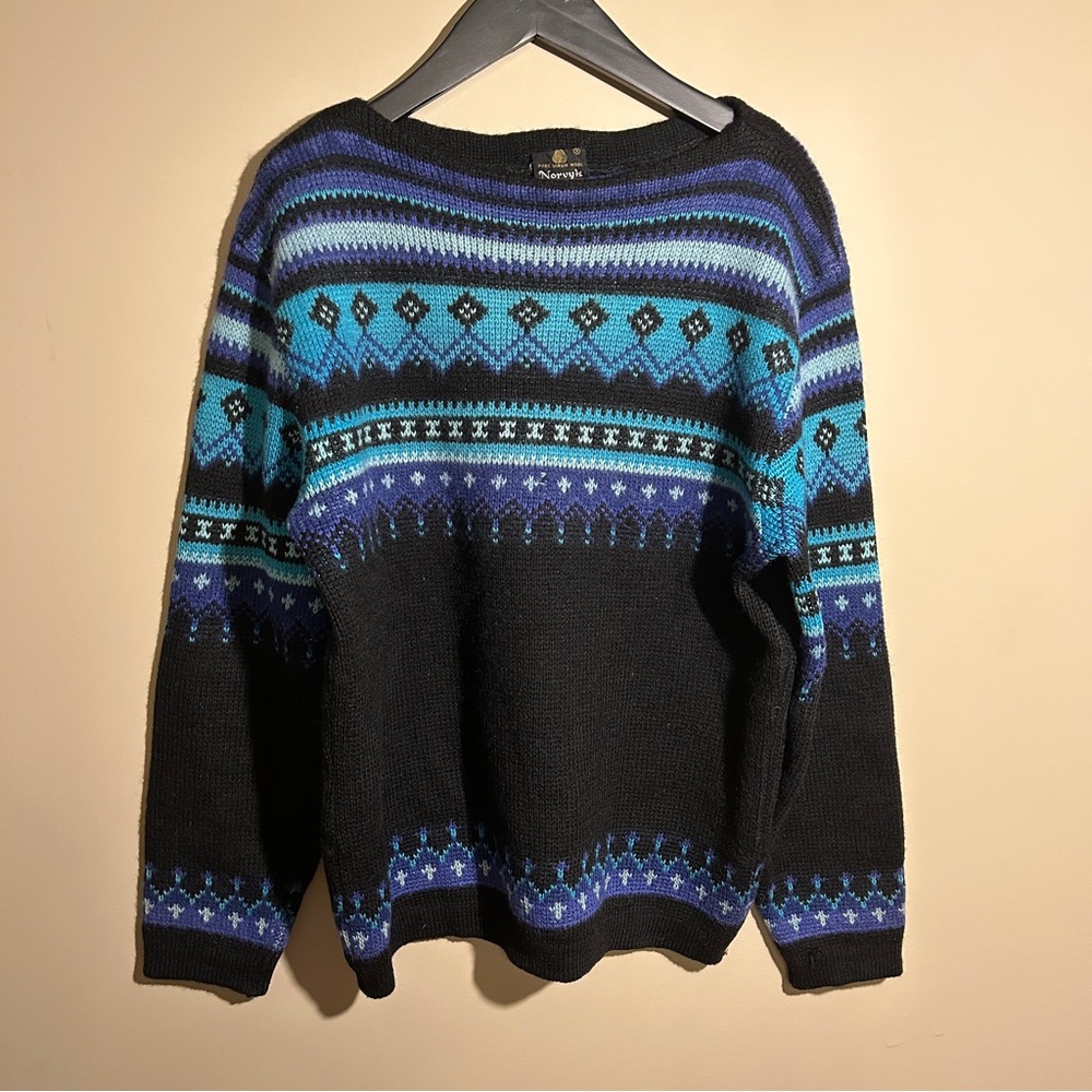 Norvyk Pure Virgin Wool Sweater (Size Small)